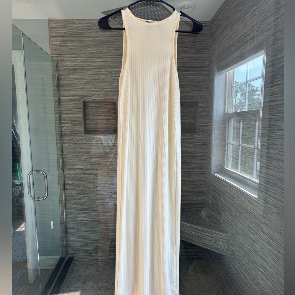 PrettyLittleThing Ivory Sleeveless Maxi Dress
